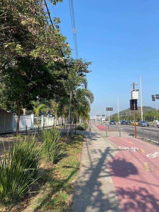 Barra - Apto Completo Com Estacionamento Apartamento Rio de Janeiro