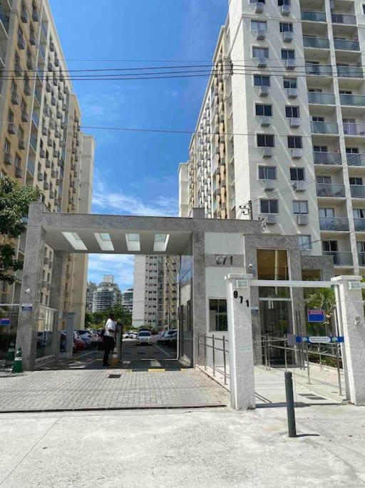 Barra - Apto Completo Com Estacionamento *